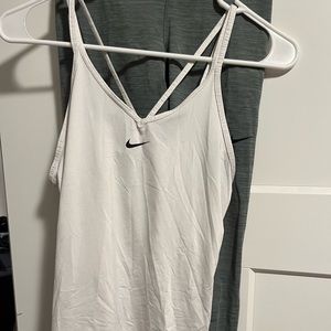 Nike workout set- includes leggings and top